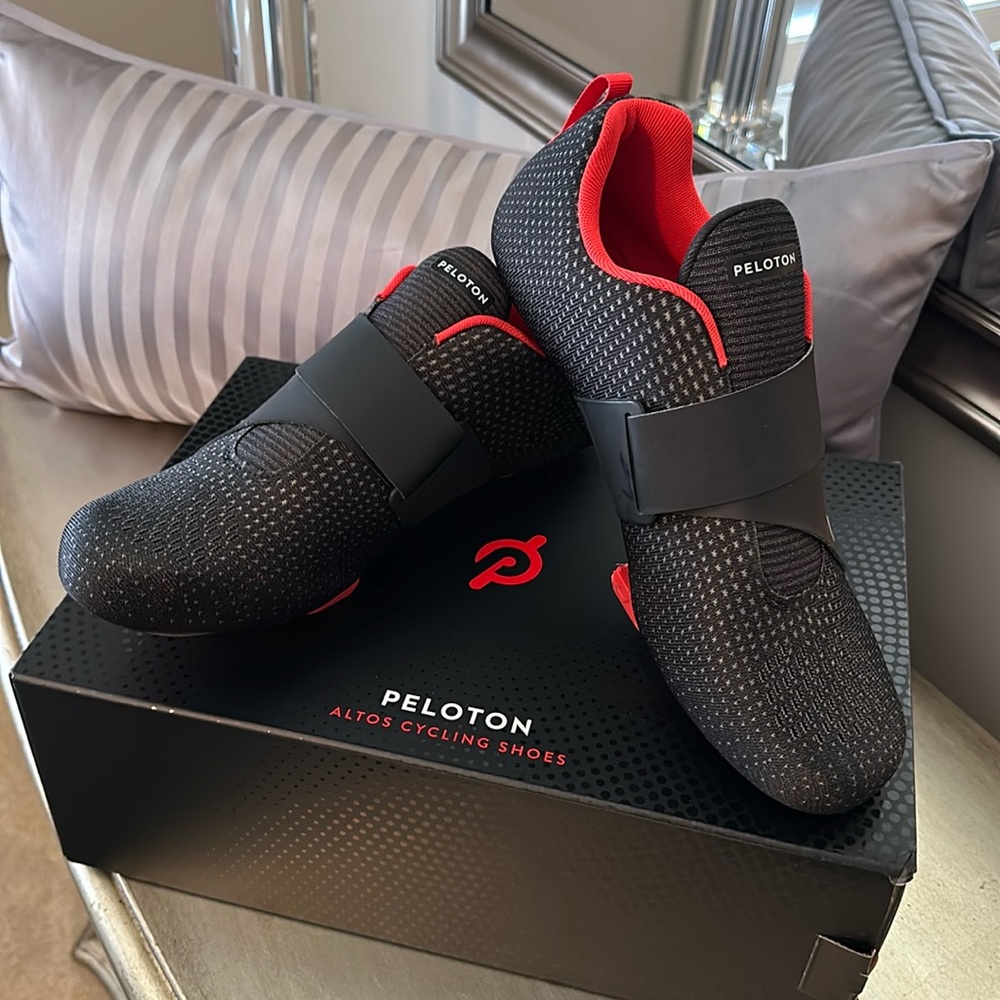 Peloton Men’s new, never worn Altos shoe with original packaging. Red and black.